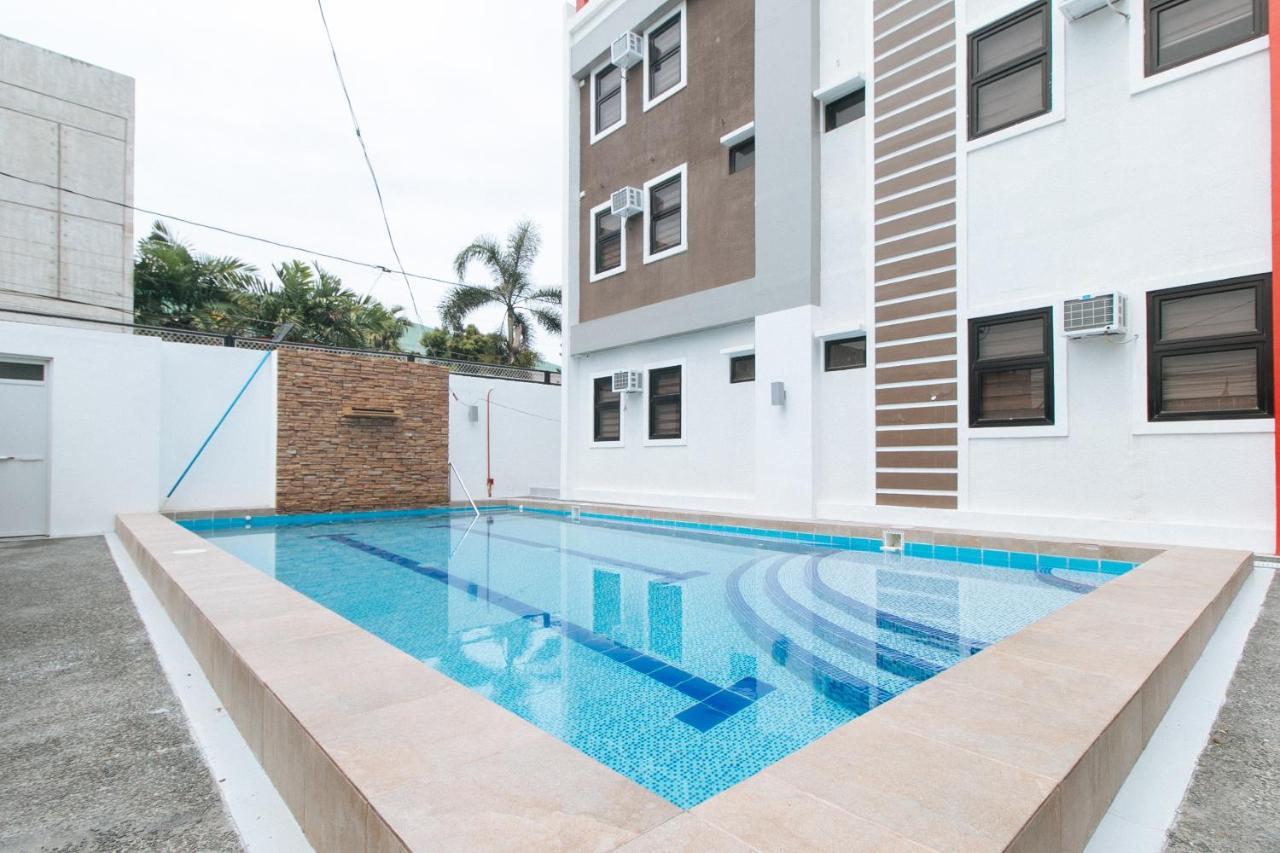 Reddoorz Plus At Dbuilders Poblacion Bgc Taguig Exterior foto