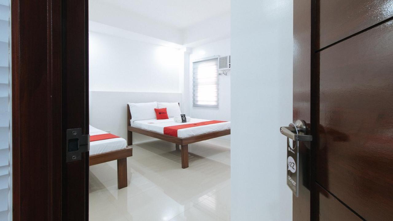 Reddoorz Plus At Dbuilders Poblacion Bgc Taguig Exterior foto
