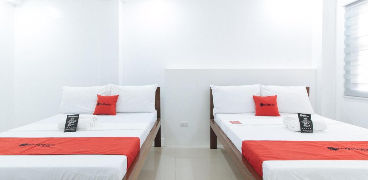 Reddoorz Plus At Dbuilders Poblacion Bgc Taguig Exterior foto
