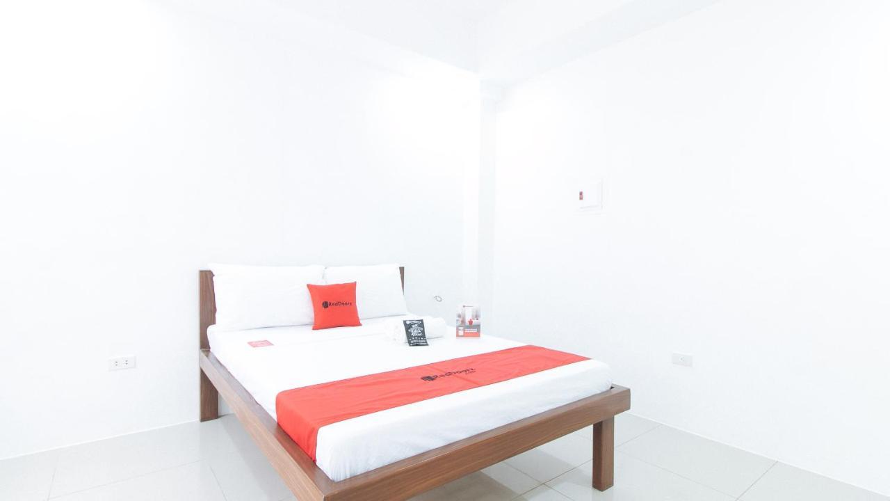 Reddoorz Plus At Dbuilders Poblacion Bgc Taguig Exterior foto