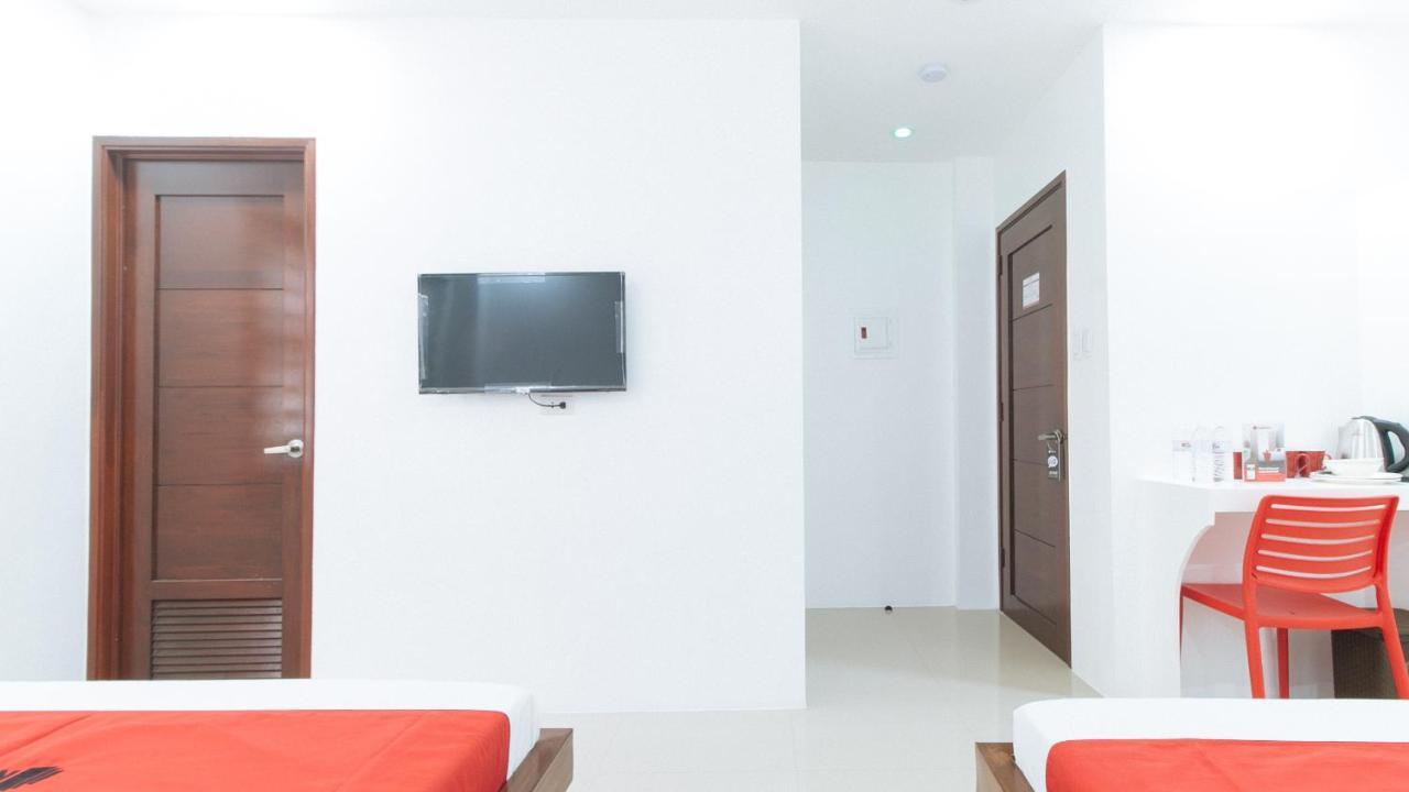 Reddoorz Plus At Dbuilders Poblacion Bgc Taguig Exterior foto