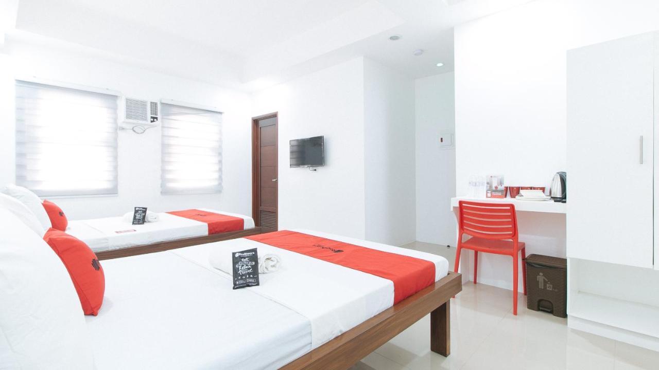 Reddoorz Plus At Dbuilders Poblacion Bgc Taguig Exterior foto