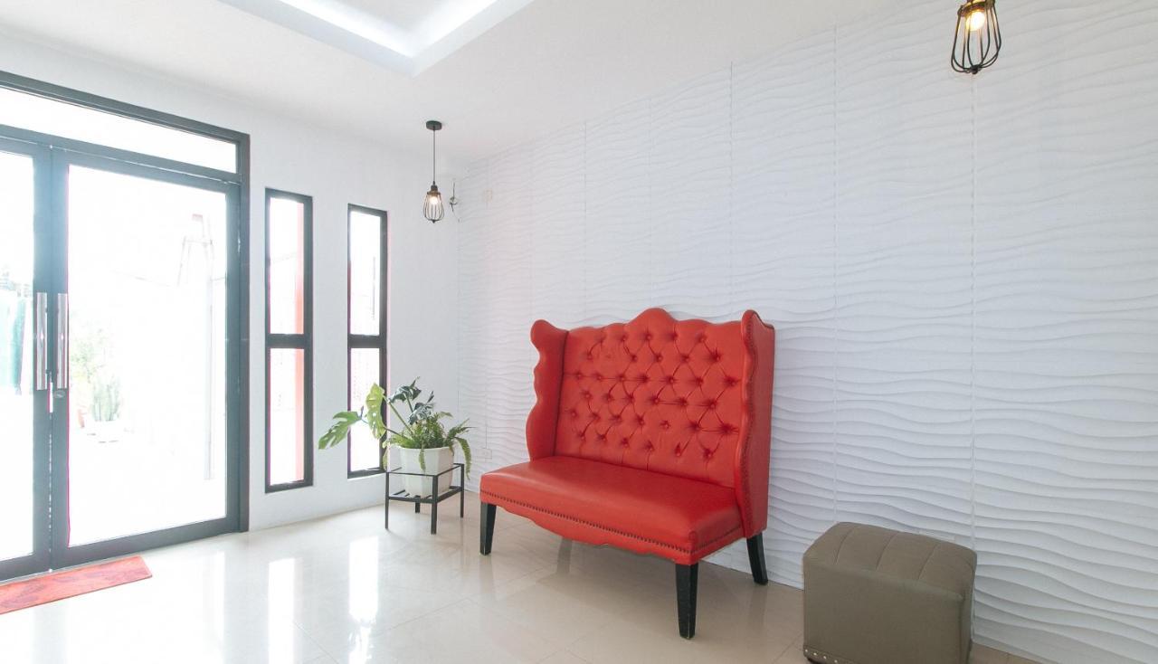 Reddoorz Plus At Dbuilders Poblacion Bgc Taguig Exterior foto
